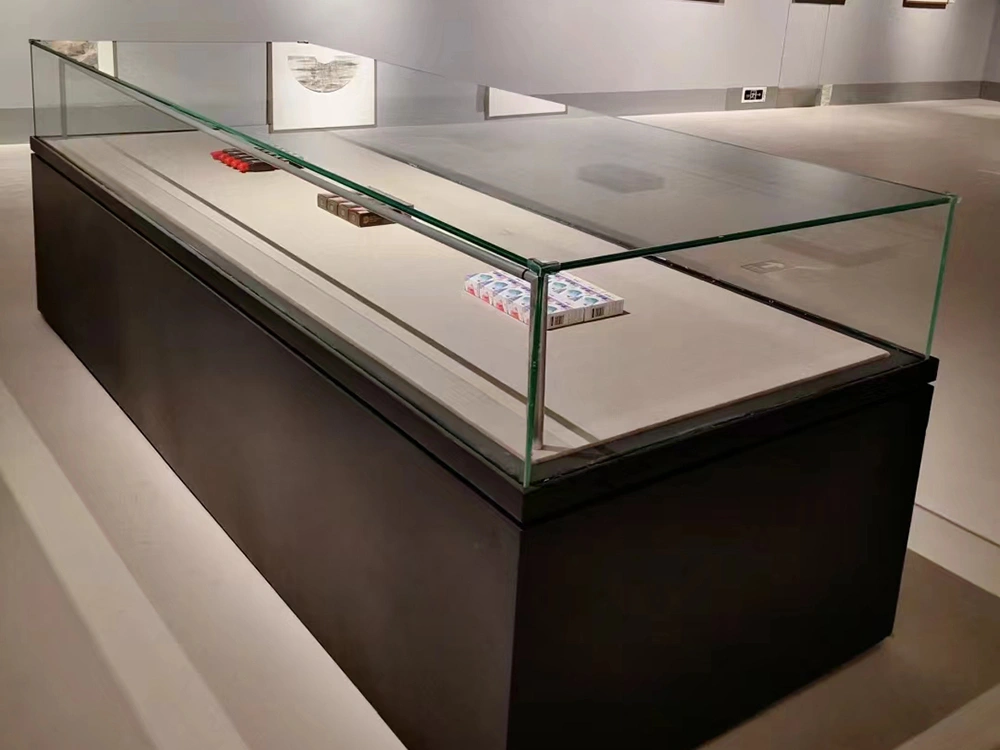 custom_glass_for_Display_cabinets